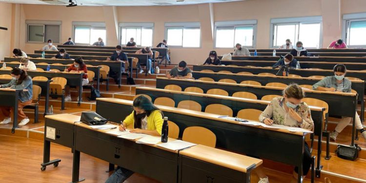 La Junta adelanta un día las oposiciones a maestro y USTEA tacha la maniobra de «chapuza»