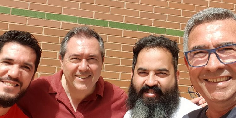 Los candidatos dedican la jornada de reflexión a descansar en compañía de sus familiares y amigos