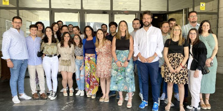 Férriz: “Juan Espadas garantizará el primer trabajo de los jóvenes”