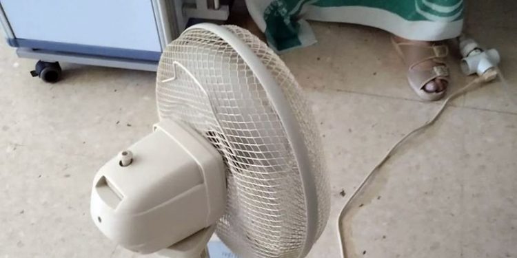 Habitaciones con ventiladores llevados de casa en el Hospital Universitario de Jaén