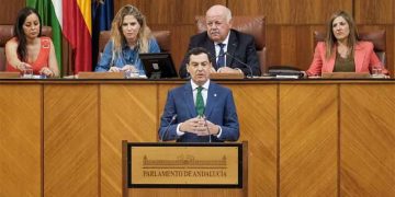 juanma moreno parlamento de andalucia