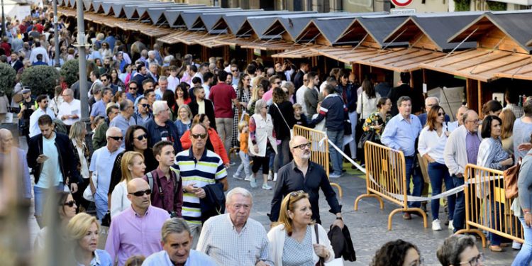 Unas 25.000 botellas de AOVE vendidas refrendan el “rotundo éxito” de la Fiesta del Primer Aceite
