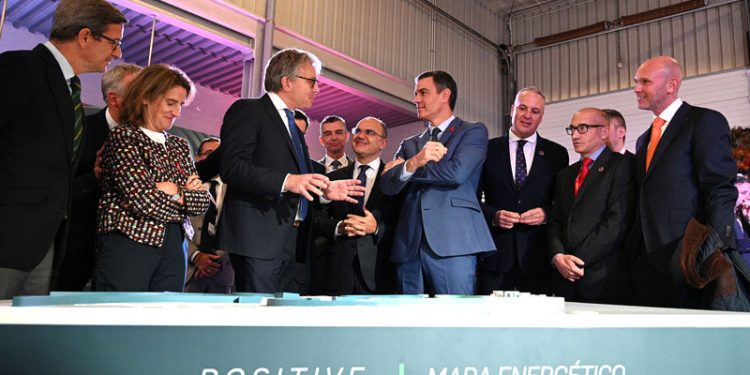 Pedro Sánchez destaca en San Roque el atractivo inversor de España en renovables y el éxito del PERTE del Hidrógeno Verde