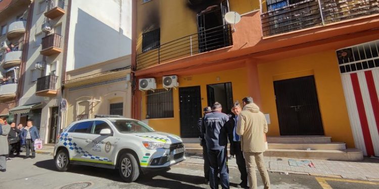 Huelva declara tres días de luto por el trágico incendio en el que murieron tres universitarios
