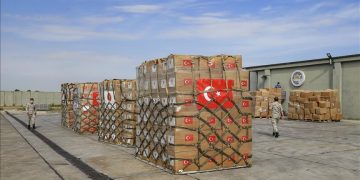 Andalucía envía cuatro toneladas de material humanitario a Turquía