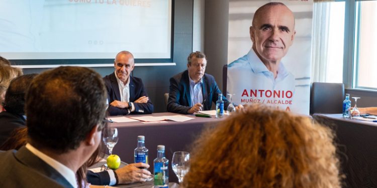 “La candidatura socialista liderada por Antonio Muñoz hará que Sevilla siga en marcha, que continúe avanzando sin que nadie la pare”