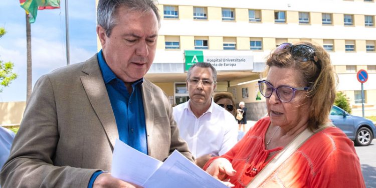 Espadas: “Los quirófanos andaluces están parados pero la sanidad privada sí está funcionando, con más de 423 contratos a dedo”