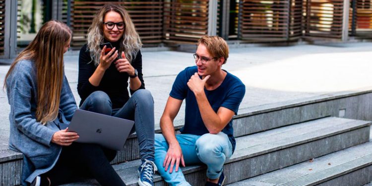 CCOO considera el Estatuto del Becario un acuerdo de gran utilidad para las personas jóvenes que hacen prácticas en empresas