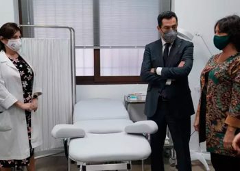 juanma moreno inauguracion centro de salud jimena