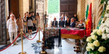 Último adiós a María Jiménez: «Mi madre ha vivido y sufrido muchísimo, a tope»