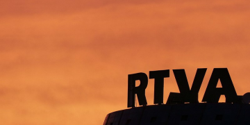 Edificio RTVA atardecer