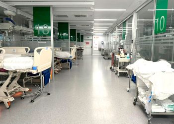 UGT denuncia que la UCI del Hospital Militar permanece sin actividad