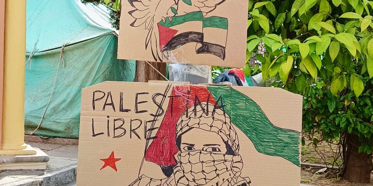 El movimiento estudiantil sevillano aprovecha su  protesta para profundizar en el conocimiento sobre Palestina