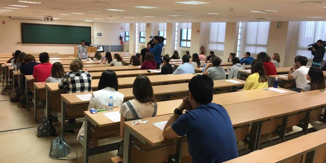 Casi 44.000 aspirantes a las oposiciones de Maestros, Secundaria y FP se enfrentan a la prueba escrita