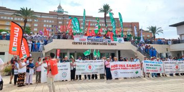 Los sindicatos cifran en un 75% el seguimiento de huelga sanitaria por la gestión de la Junta