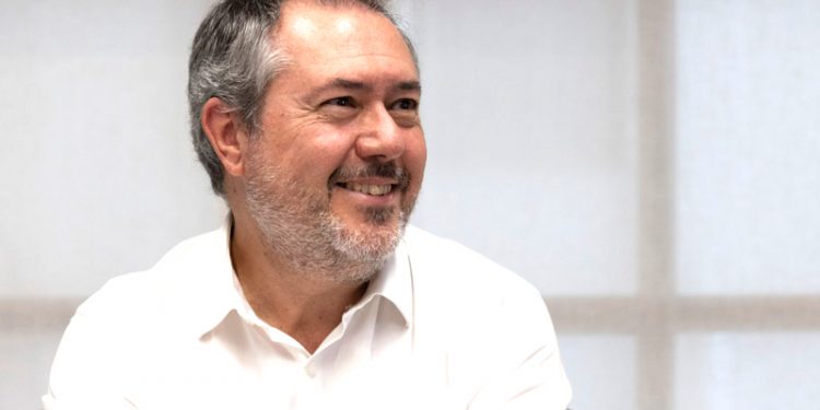 Espadas solicita una reunión a Moreno para abordar la nueva financiación autonómica