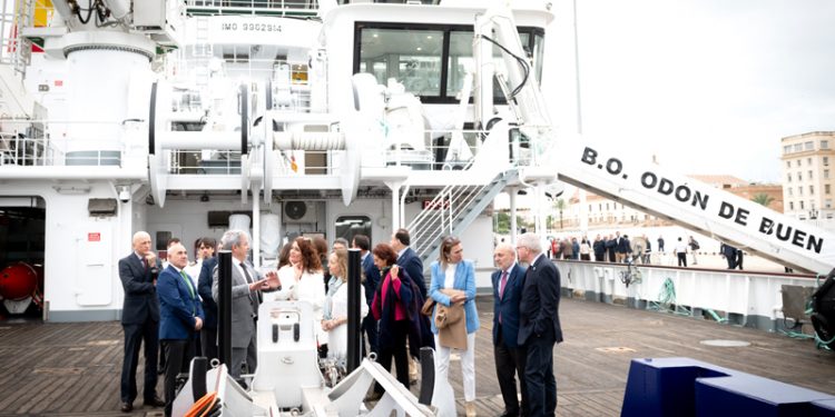 El mayor buque oceanográfico de España ve la luz en Cádiz