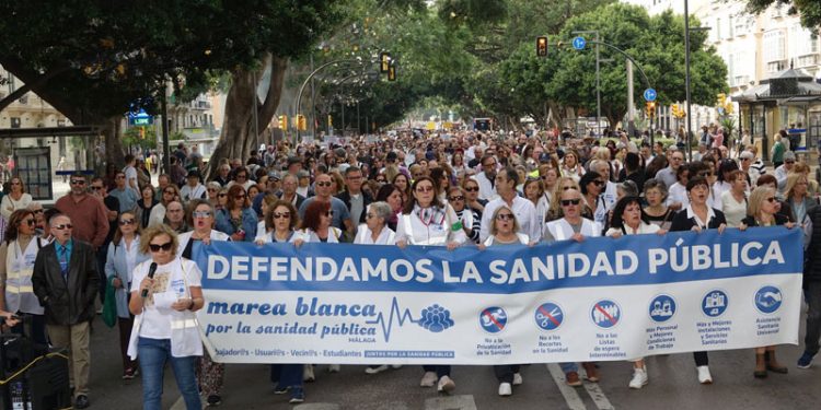 Andalucía sale a la calle para reclamar una sanidad pública digna