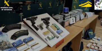 Armas de guerra y 4.000 kilos de droga, golpe al narcotráfico en Andalucía
