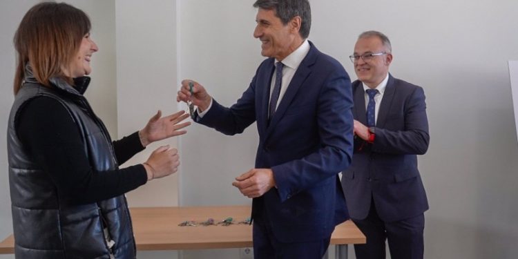 El Gobierno reparte 310 millones para más de 10.000 hogares andaluces