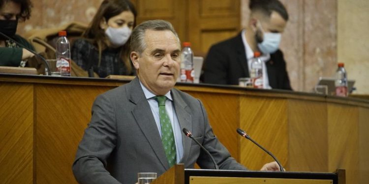 Juan Bueno podría haber recibido sobresueldos en cheques del PP durante la etapa de Zoido