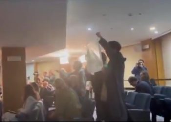 Estudiantes interrumpen el acto de Isabel Díaz Ayuso para protestar contra la privatización de la universidad pública