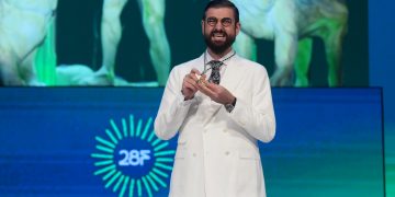 El Teatro de la Maestranza brilla en la celebración del Día de Andalucía con la entrega de distinciones