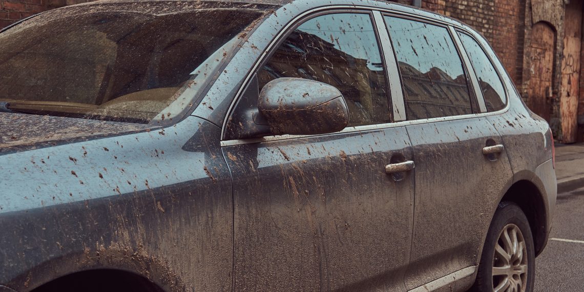 Los cielos de Andalucía se tiñen de cobrizo por el polvo sahariano y las lluvias de sangre