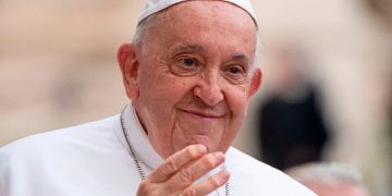 El papa Francisco sigue estable tras episodio de broncoespasmo y expresa gratitud por el apoyo recibido