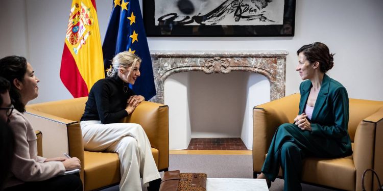 El PSOE y Sumar fijan su postura sobre el gasto en defensa antes de los contactos clave de Pedro Sánchez