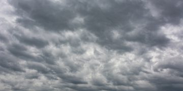 La borrasca Jana obliga al cierre preventivo de parques en Sevilla por lluvias y tormentas