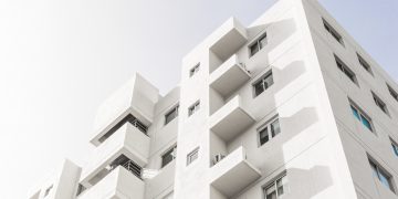 El PSOE critica la política de vivienda del alcalde de Sevilla por fomentar la «especulación» inmobiliaria