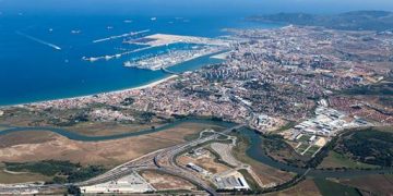 Las exportaciones españolas crecen un 0,4% en febrero impulsadas por el sector alimentario y el comercio con países extracomunitarios