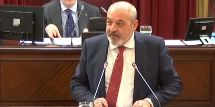 El PSOE denuncia el blanqueo del franquismo por parte de Vox y el silencio del PP ante la apología de la dictadura