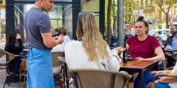 La Seguridad Social supera por primera vez los 3 millones de afiliados extranjeros: uno de cada siete trabajadores es foráneo