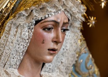 Crisis en la Hermandad de la Macarena: disculpas oficiales, dimisiones y un cabildo extraordinario a la vista