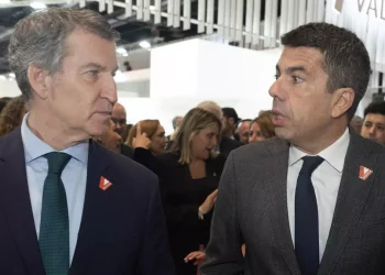  «Un puto desastre va a ser esto, presi»: Los mensajes de Mazón a Feijoó sobre la DANA.