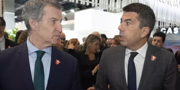  «Un puto desastre va a ser esto, presi»: Los mensajes de Mazón a Feijoó sobre la DANA.