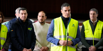 Pedro Sánchez y Juanma Moreno acuerdan celebrar un homenaje de Estado por las víctimas el 31 de enero