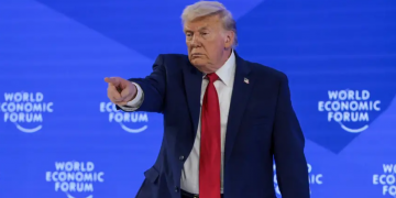 En medio de la tensión Donald Trump habla en el Foro Económico Mundial