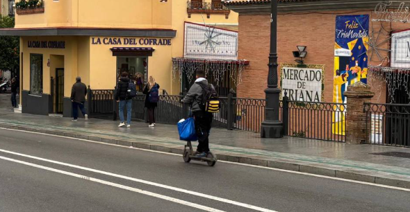 Sevilla aprueba una nueva regulación de patinetes eléctricos: normas clave y entrada en vigor