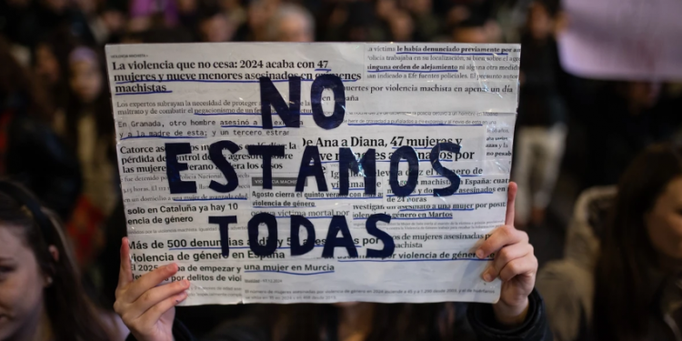 Una pancarta durante la manifestación organizada por el Movimiento Feminista de Madrid por el 8M en 2025 | Alejandro Martínez Vélez / Europa Press