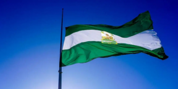 El sentimiento de ser andaluz crece entre la población y supera a los que se sienten solo españoles, según varios estudios