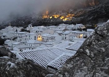 La AEMET alerta de posibles nevadas en Grazalema en pleno temporal en Andalucía