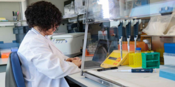 Las mujeres ya representan el 60,1% de los investigadores de la sanidad pública andaluza