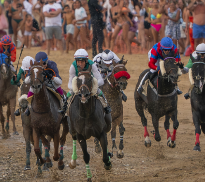 Las Carreras de Caballos de Sanlúcar de Barrameda como evento emblemático