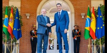 Bandera Blanca: Lula y Sánchez, puntos de referencia en el mundo