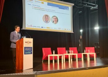 El delegado de Urbanismo del PP clausura las Jornadas de Vivienda Social mientras la crisis de acceso se agrava en Sevilla