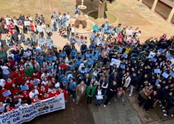Antequera conmemora el Día Mundial de la Concienciación sobre el Autismo en el Ayuntamiento