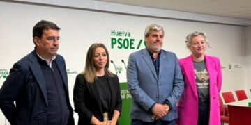 El PSOE eleva la presión en Almonte y no descarta acudir a la Fiscalía por el contrato del agua